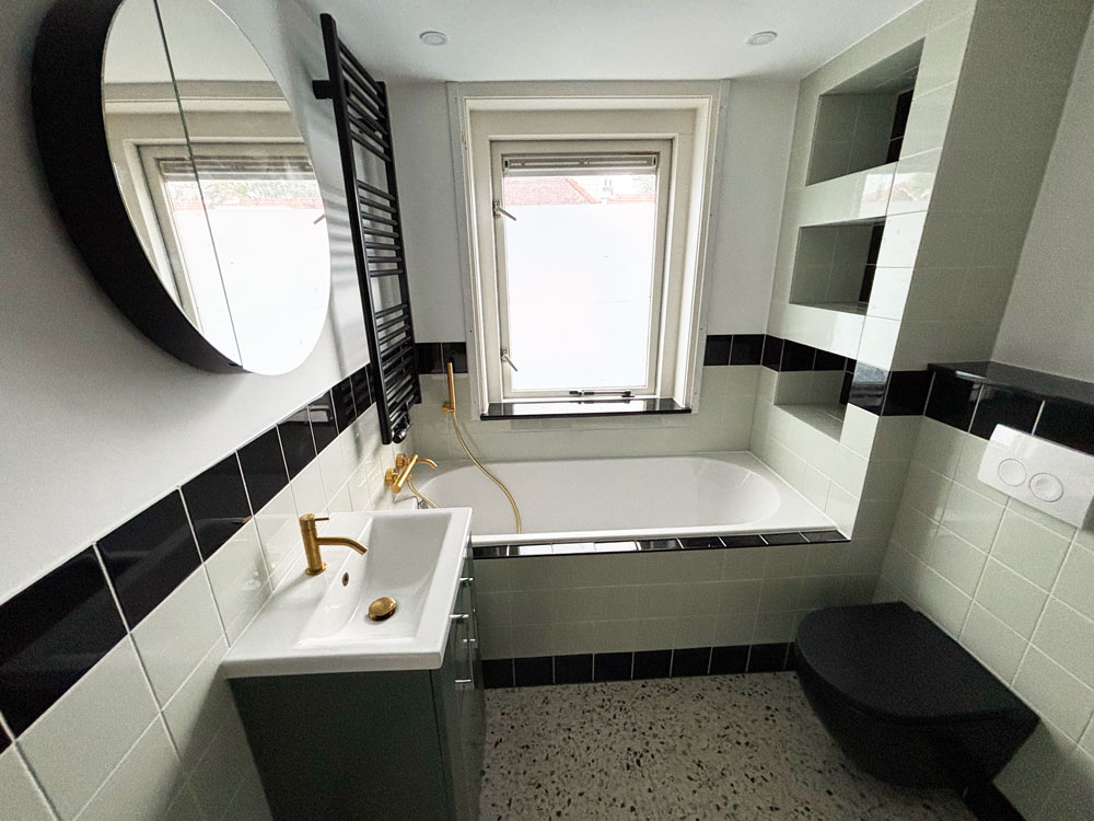 badkamer in amsterdamse school stijl